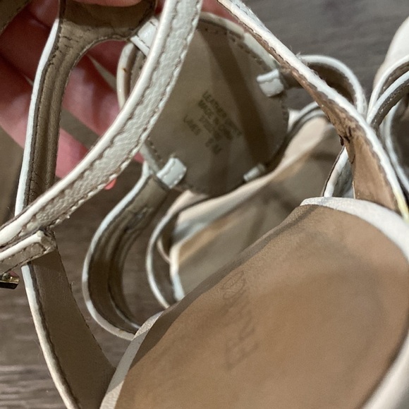 Franco Sarto cream seashell adjustable strap sandal’s | Size 8 1/2 - Picture 9 of 12